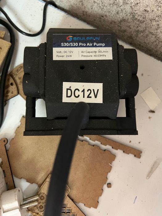 Лазер за гравиране и рязане