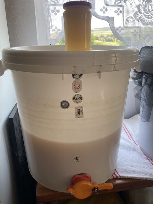 Miere , direct producator