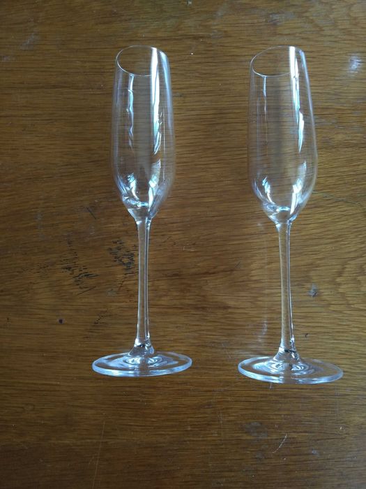 Пет Чаши за шампанско