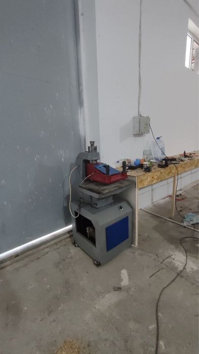 Kesma va ekstruter pres aparatlar sotiladi