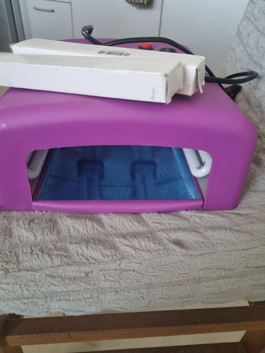 Ув лампа за маникюр