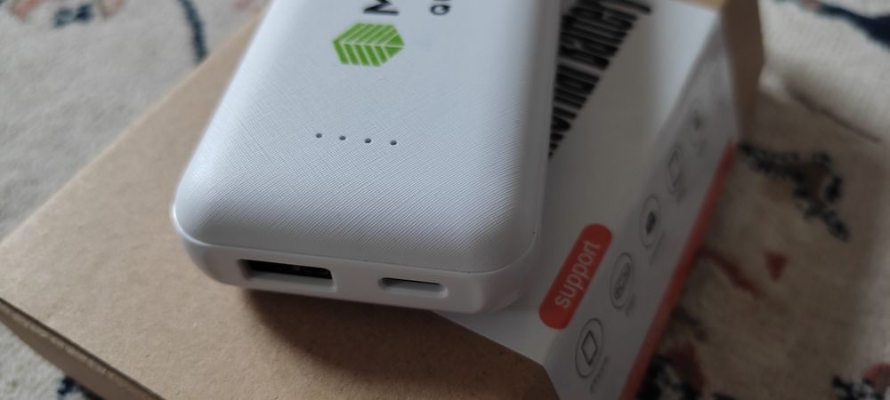 Зарядное устройство Пауер банк с емкостью 10000 mah