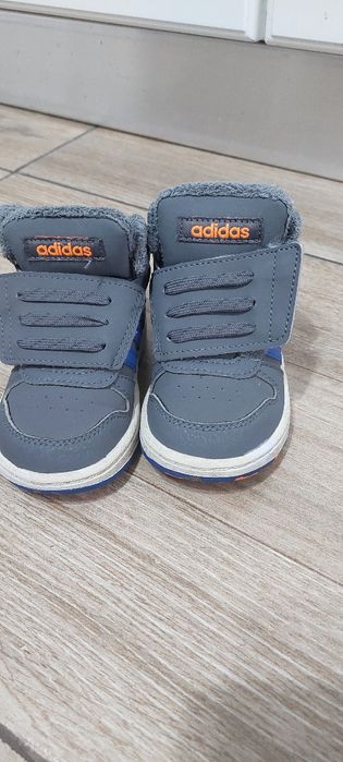 Incaltaminte mărimea 21, 22, 23, 24