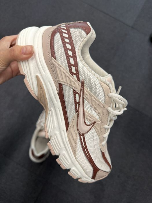 Кроссовки Nike INITIATOR