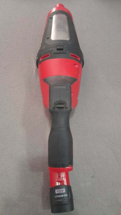 Milwaukee Compact Vacuum m12