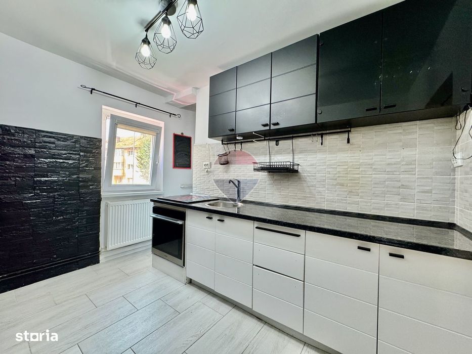 Apartament cu 3 camere, decomandat, in Centrul Nord – Râșnov — fotografia 1