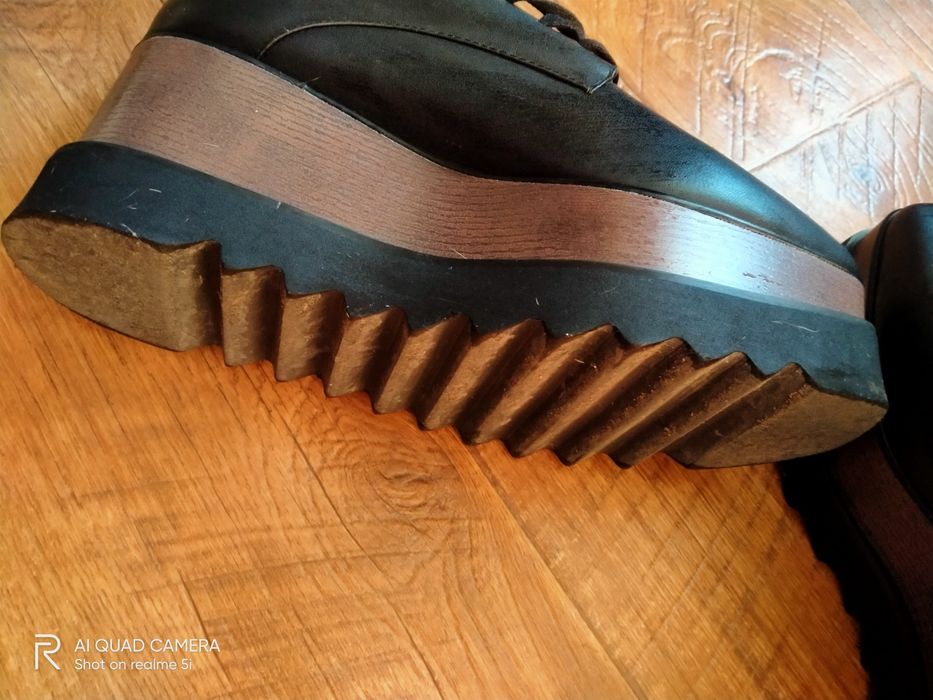 Отдам обувь в очень хорошем состоянии