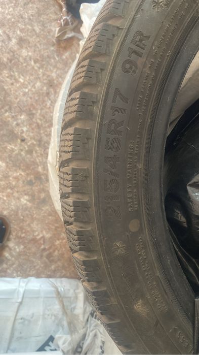 Зимние шины 215/45 R17 — комплект