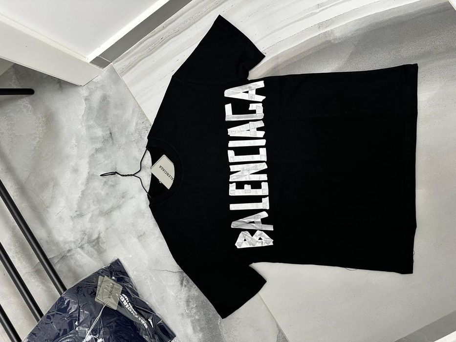 Tricou Balenciaga