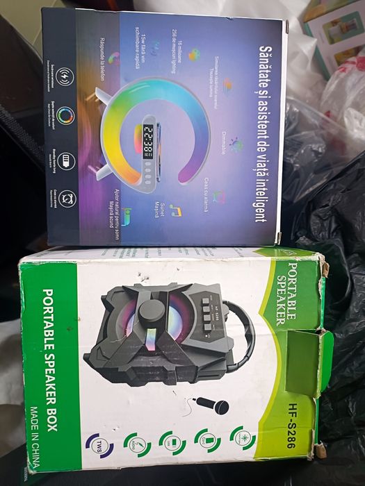 Lichidare stoc Lot 2boxe noi preț amindoua 120lei fix nu schimb