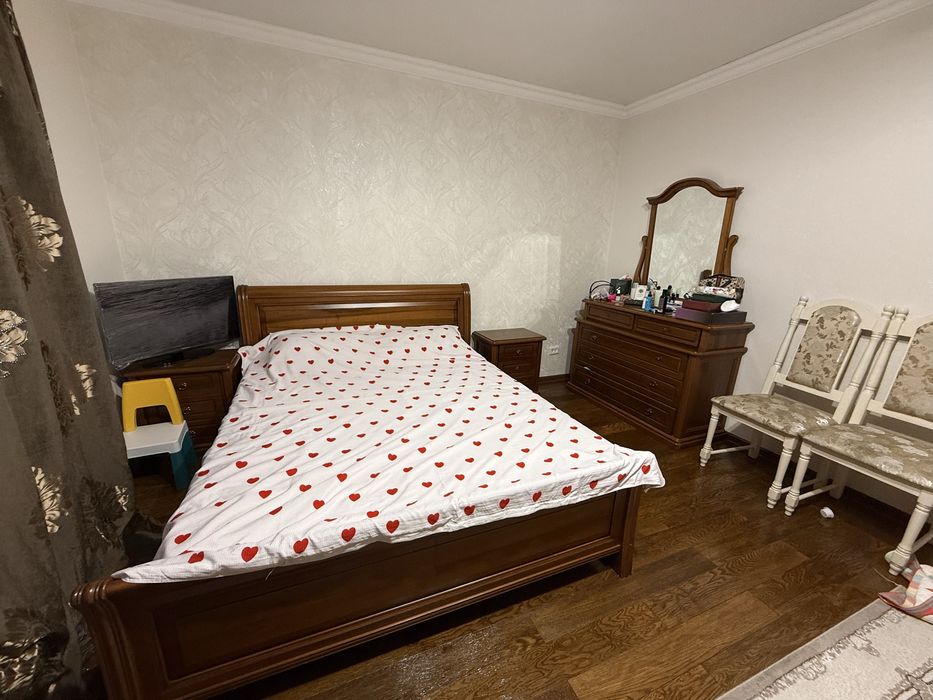 Срочно! Продаю спальный гарнитур