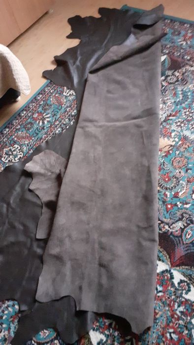 Piele vițel dintr-o o bucată de culoare maro inchis