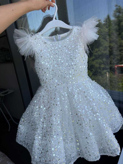 Дамска бяла рокля с блестящ ефект за кръщене/сватба, еднакви рокли