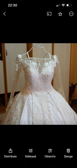 Vand rochie de mireasa purtata o singura data