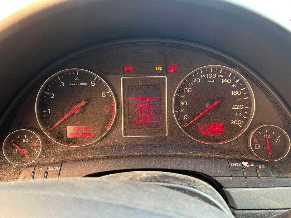 Vand audi a4 b6 an 2003 1.6 benzina
