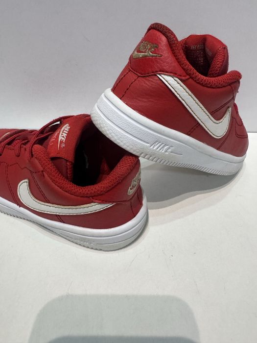 Маратонки NIKE AIR FORCE 1 . Номер 25