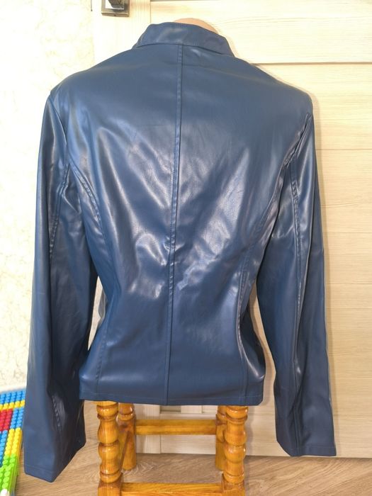 Женская куртка новая