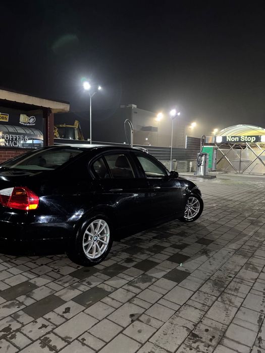 Vând BMW e 90 318 i