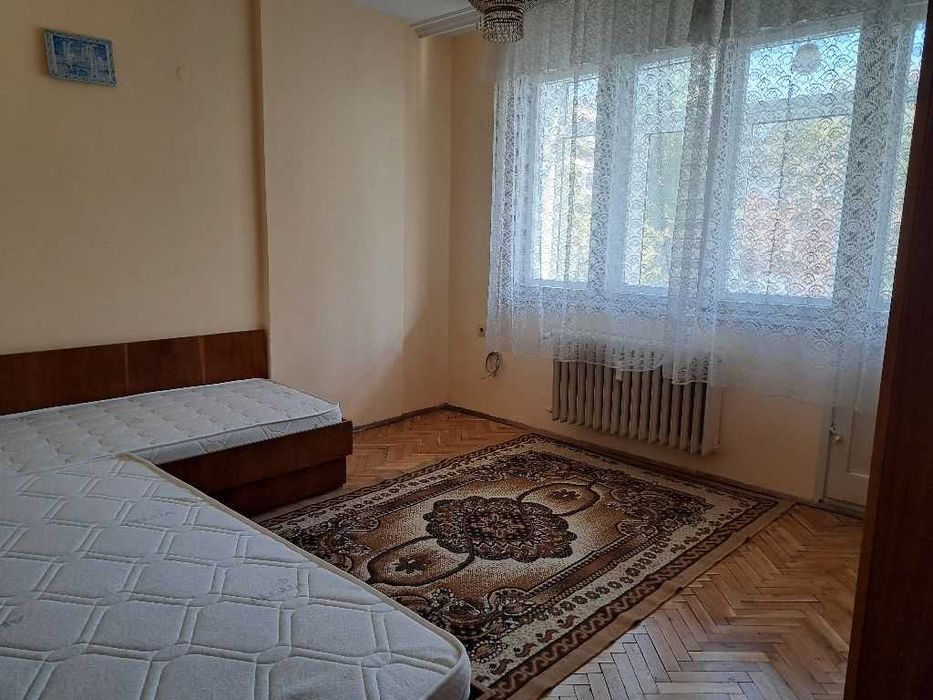 Давам под наем 3-стайно жилище в Красно село до пазара