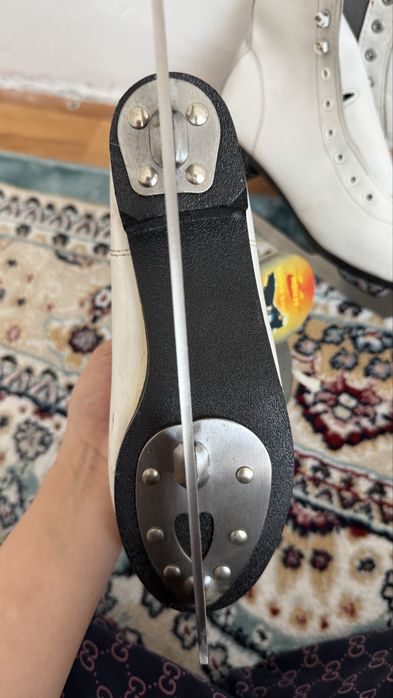 Коньки новые 37р 7000тг