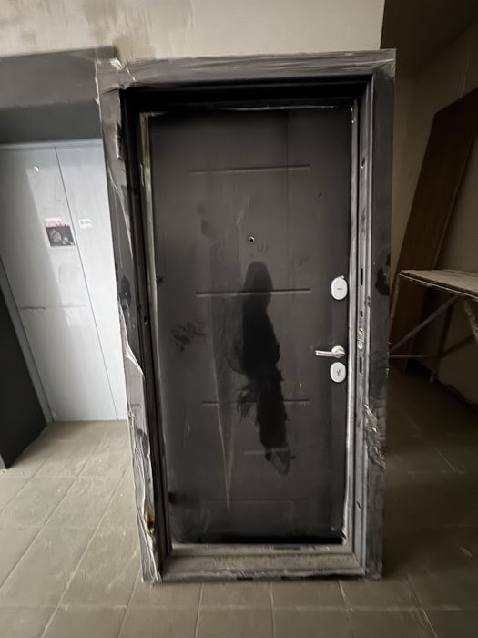 Продам дверь входную