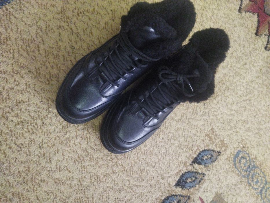 Продам обувь новая