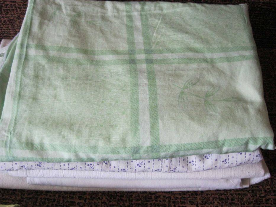 Постельное бельё и полотенца б/у