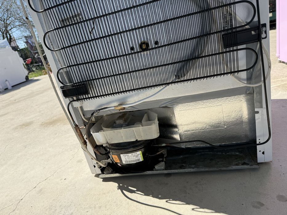 Професионален малък хладилник Либхер FKU 1800