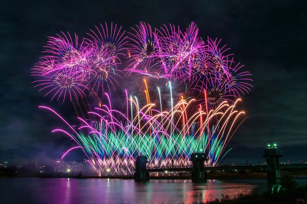 Салют Холодный фонтан Астана