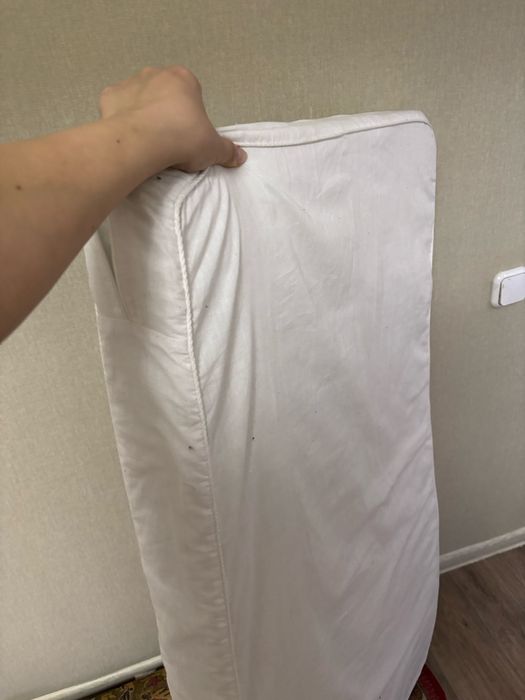 Продам матрас в детскую кроватку