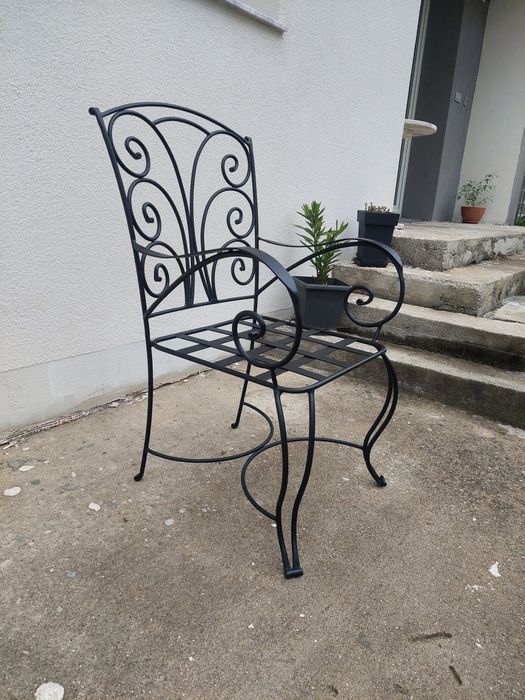 Столове от ковано желязо.