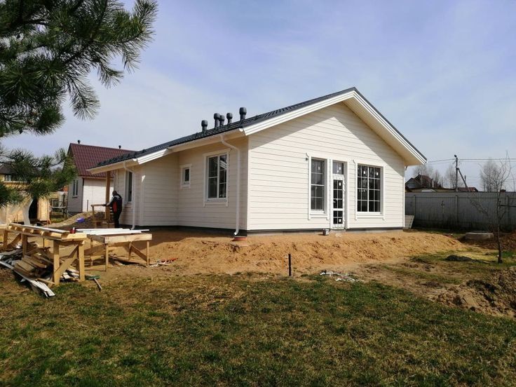 Vand case pe structura metalica din panouri sandwich 8 x 10m