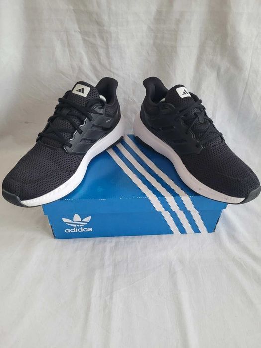 Маратонки Adidas Cloudfoam 44.5 EU добро състояние в черно и бяло
