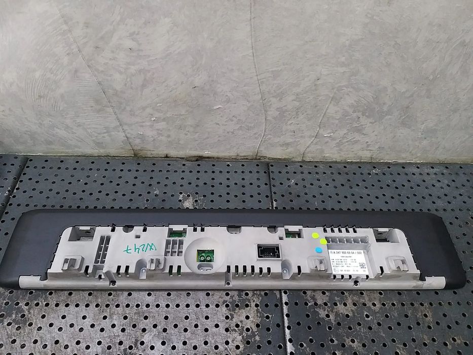 Display ceasuri bord benzina navigatie mercedes b class w247 a2479006904