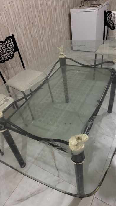 Продам обеденый стол
