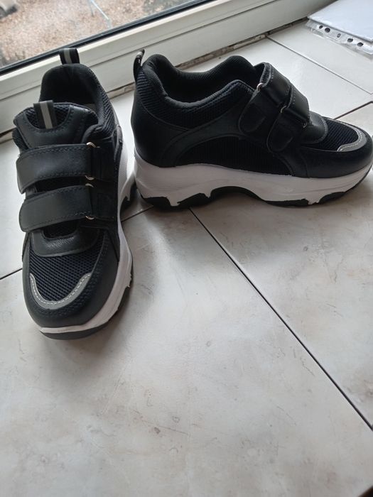 Новые женские кроссовки