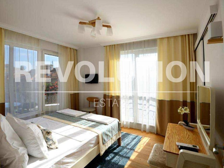 Дава се под наем Четиристаен апартамент в Варна, Център - 100 кв.м за 1500 € - Снимка #3