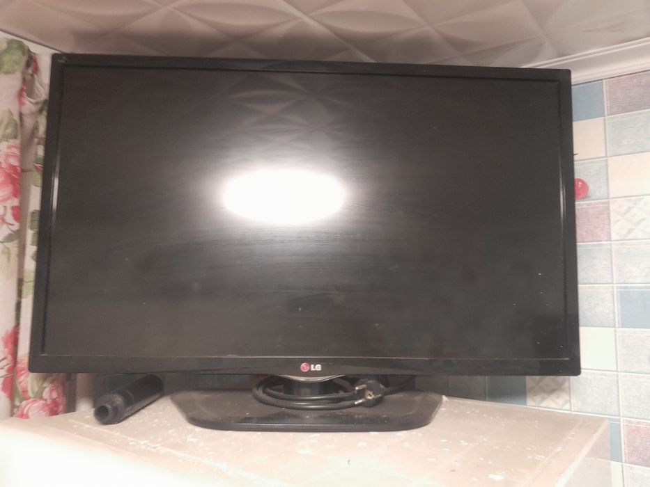 Продам телевизор LG
