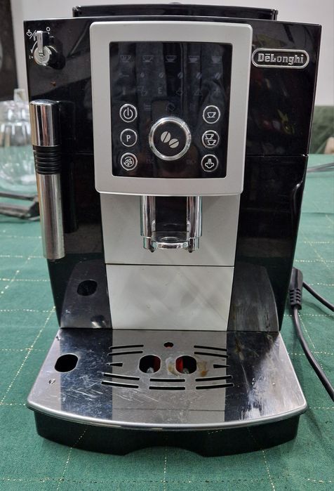 Espressor Automat Delonghi ECAM 23.210 Blk,15 bar, 1.8 l

 4.79
