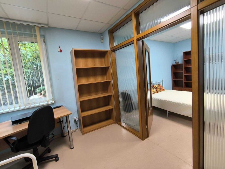 Дава се под наем Двустаен апартамент в София, Център - 58 кв.м за 640 € - Снимка #2