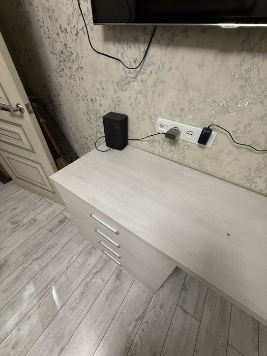 большой рабочий стол