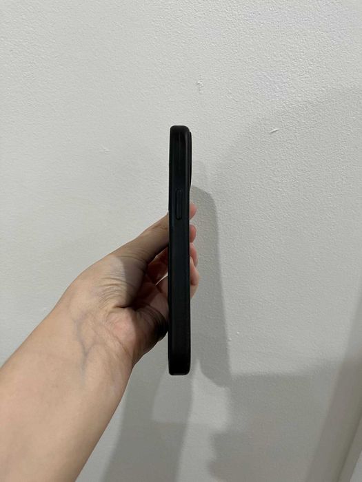 Отдам чехол для iPhone 13 бесплатно