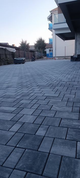 Echipa montaj pavaje și borduri.