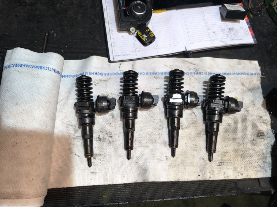 Injectoare 2.0 tdi BPW / BSS Audi A4 B7 Skoda Superb 1