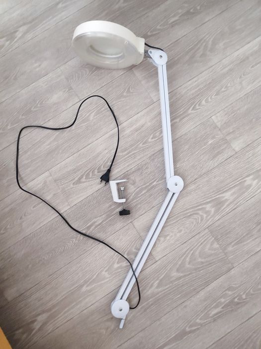 Лампа с креплением к столу