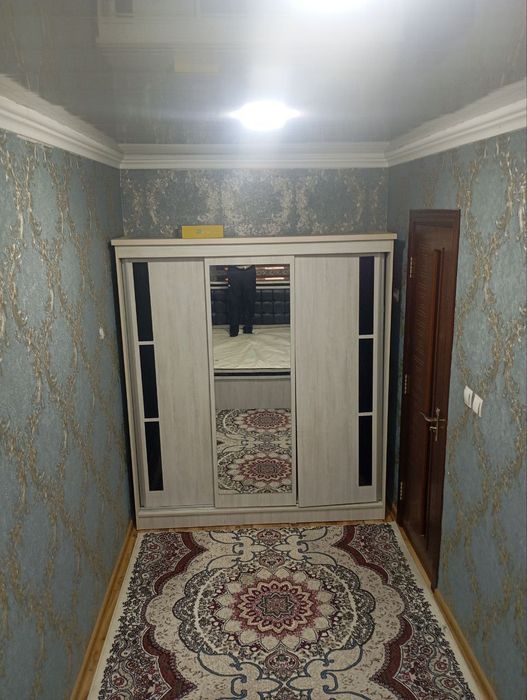 Срочно 2 хонали квартира сотилади