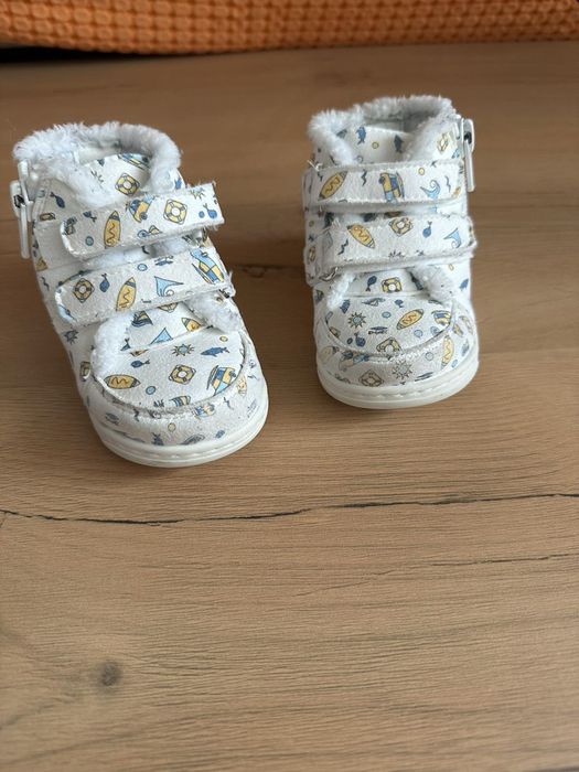Бебешки обувки Converse и Колев и колев