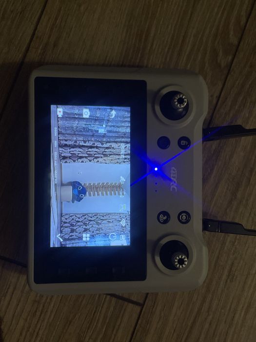 Drona cu cameră 4DRC F8 4K 5G GPS perfectă pentru poze și filmulețe la evenimente