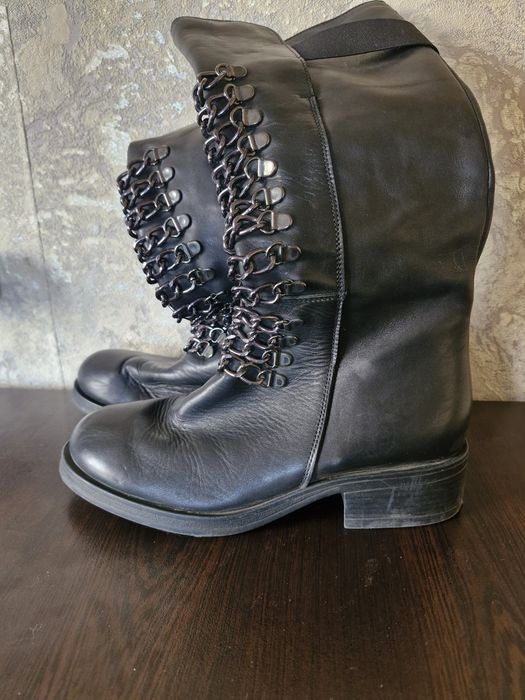 Дамски кожени ботуши