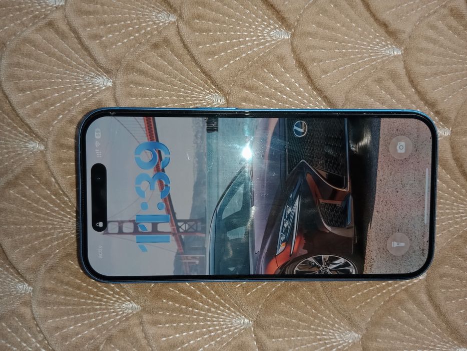 Продам 16 айфон в отличном состояние